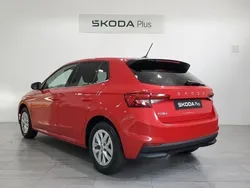 Rojo Usado 2024 Skoda Fabia Selection | 16.990 € (Precio justo)