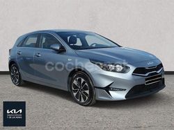 Gris / plata Usado 2024 Kia Ceed Berlina | 18.900 € (Precio justo)