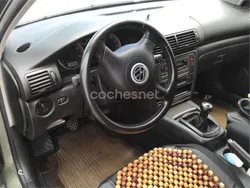 Verde Usado 2002 VW Passat Trendline Berlina | 2800 € (Buen precio)