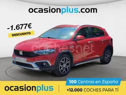 Rojo Usado 2022 Fiat Tipo Cross Berlina | 18.450 € (Un poco caro)