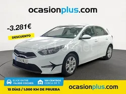 Blanco Usado 2023 Kia Ceed Berlina | 17.450 € (Precio justo)