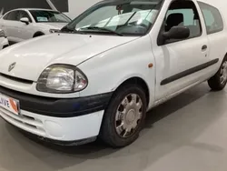 Usado 1999 Renault Clio II Utilitario | 2150 € (Caro)