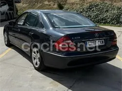 Azul Usado 2004 Mercedes E320 Avantgarde Berlina | 7000 € (Caro)
