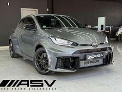 Gris / plata Usado 2024 Toyota Yaris Berlina | 49.900 €