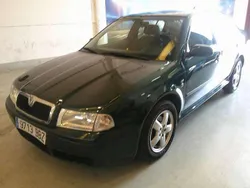 Verde Usado 2000 Skoda Octavia Elegance Familiar | 2260 €
