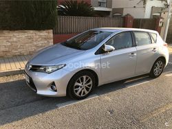 Gris / plata Usado 2013 Toyota Auris Active Berlina | 9800 € (Precio justo)
