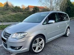 Plateado Usado 2009 VW Touran R-line Monovolumen | 8900 € (Un poco caro)