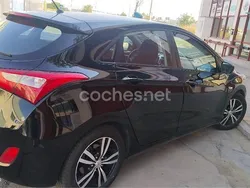 Negro Usado 2013 Hyundai i30 Berlina | 6900 € (Buen precio)