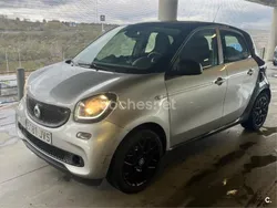 Gris / plata Usado 2016 Smart ForFour Passion Berlina | 9500 € (Precio justo)