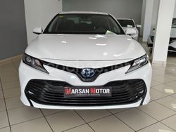 Blanco Usado 2020 Toyota Camry Business Edition Berlina | 28.900 € (Caro)