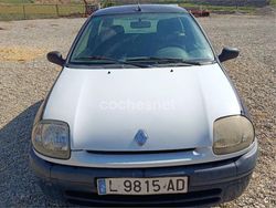 Azul Usado 1998 Renault Clio II Berlina | 1500 € (Un poco caro)