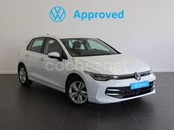 Blanco Usado 2024 VW Golf VIII Life Berlina | 23.500 € (Precio justo)