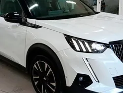 Blanc nacre Usado 2019 Peugeot 2008 GT SUV | 16.320 € (Precio justo)
