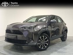 Gris / plata Usado 2022 Toyota Yaris Hybrid Active SUV | 23.490 € (Un poco caro)