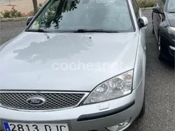 Gris / plata Usado 2005 Ford Mondeo Trend Berlina | 2400 € (Precio justo)