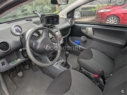 Gris / plata Usado 2005 Toyota Aygo Utilitario | 2999 € (Buen precio)