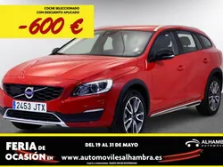 Rojo Usado 2016 Volvo V60 CC Summum Familiar | 21.380 € (Precio justo)