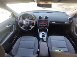 Blanco Usado 2011 Audi A3 Sportback Attraction Utilitario | 9500 € (Precio justo)