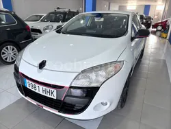 Blanco Usado 2010 Renault Mégane III Dynamique Berlina | 5990 € (Un poco caro)