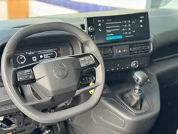Blanco Nuevo 2024 Citroën Berlingo Feel Monovolumen | 23.295 € (Precio justo)