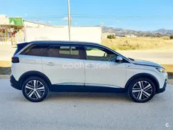 Blanco Usado 2016 Peugeot 5008 Access Monovolumen | 11.800 € (Precio justo)