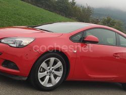 Rojo Usado 2012 Opel Astra GTC Selective Berlina | 6490 € (Caro)