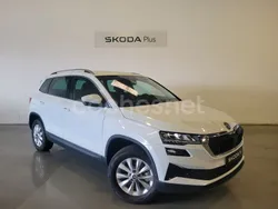Blanco Usado 2023 Skoda Karoq Ambition SUV | 28.700 € (Un poco caro)