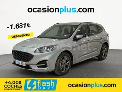 Gris / plata Usado 2023 Ford Kuga ST-Line SUV | 18.300 € (Caro)