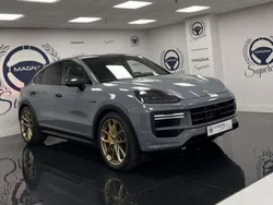 Gris Usado 2025 Porsche Cayenne Turbo SUV | 219.900 €