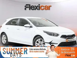 Blanco Usado 2022 Kia Ceed 2 Berlina | 13.590 € (Precio justo)