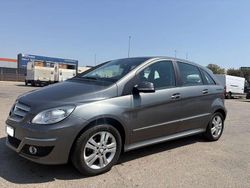 Gris / plata Usado 2010 Mercedes B180 Monovolumen | 6900 € (Precio justo)