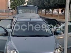 Gris / plata Usado 2009 Ford Focus Berlina | 3000 € (Buen precio)