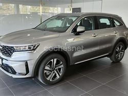 Gris / plata Usado 2023 Kia Sorento Plus SUV | 40.000 € (Buen precio)