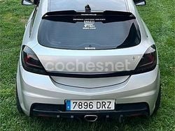 Gris / plata Usado 2005 Opel Astra GTC Sport Berlina | 5500 €