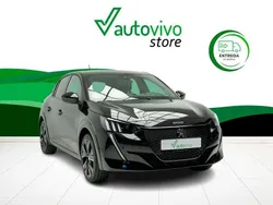 Negro Usado 2023 Peugeot e-208 GT Utilitario | 26.900 €
