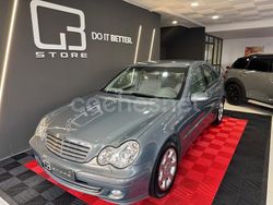 Gris / plata Usado 2004 Mercedes C240 Elegance Berlina | 7990 €