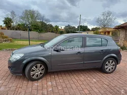 Gris / plata Usado 2009 Opel Astra Edition Berlina | 3700 € (Precio justo)