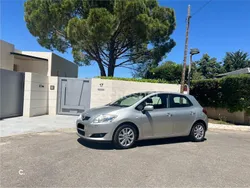 Gris / plata Usado 2009 Toyota Auris Sol Berlina | 7200 € (Precio justo)