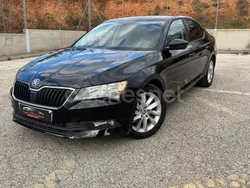 Negro Usado 2018 Skoda Superb Active Berlina | 14.900 € (Precio justo)