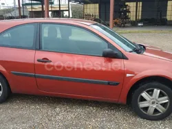 Granate Usado 2005 Renault Mégane II Authentique Berlina | 2800 € (Precio justo)