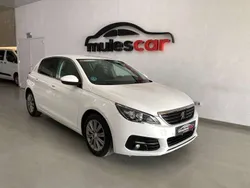 Blanco Usado 2021 Peugeot 308 Allure Utilitario | 10.500 € (Precio justo)