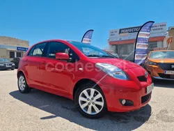 Rojo Usado 2011 Toyota Yaris Connect Style Berlina | 8450 € (Un poco caro)
