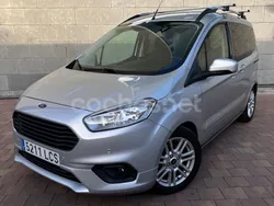 Gris / plata Usado 2019 Ford Tourneo Courier Titanium Monovolumen | 11.999 € (Un poco caro)