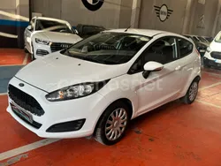 Blanco Usado 2017 Ford Fiesta Trend Utilitario | 5500 €