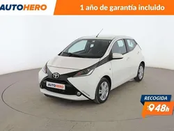 Blanco Usado 2017 Toyota Aygo X-play Utilitario | 10.399 € (Precio justo)