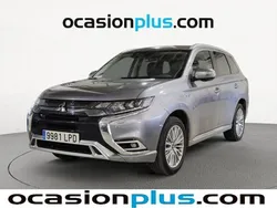Gris plata Usado 2021 Mitsubishi Outlander SUV | 22.719 € (Precio justo)