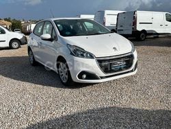 Blanco Usado 2018 Peugeot 208 Active Utilitario | 8500 € (Precio justo)