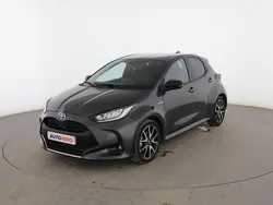 Gris Usado 2021 Toyota Yaris Hybrid Style Berlina | 19.499 € (Precio justo)