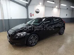 Negro Usado 2017 Volvo V40 Kinetic Familiar | 16.300 € (Precio justo)
