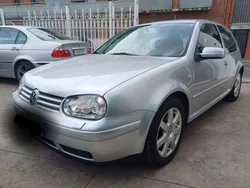 Plateado Usado 2000 VW Golf IV Highline Utilitario | 9900 €